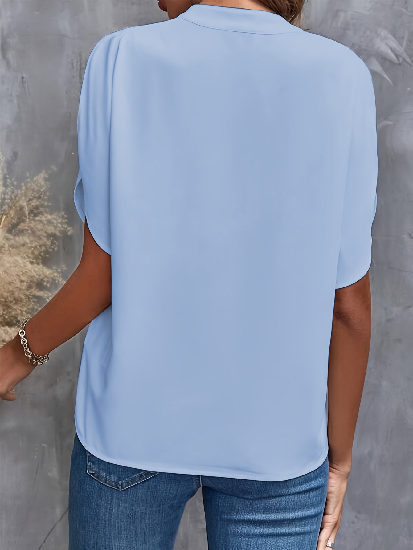Noor & June™ | Effen blouse met V-hals | Pleasure
