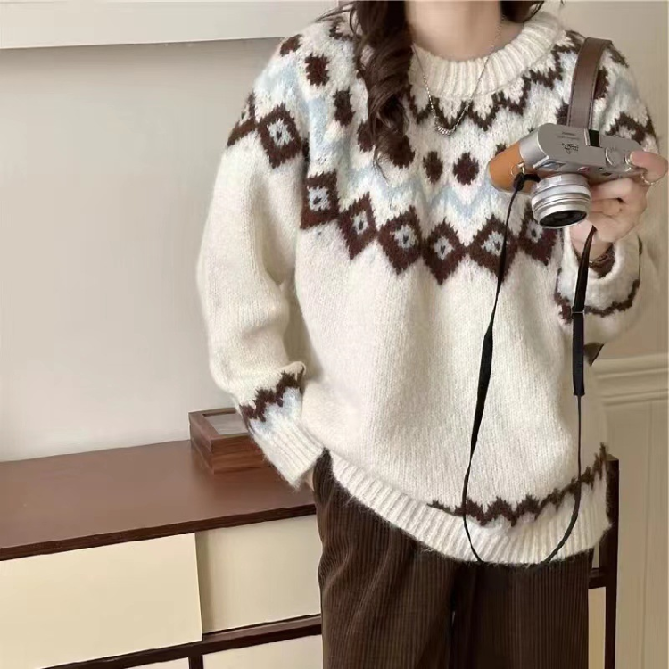 Noor & June™ - THE CHELSEA SWEATER