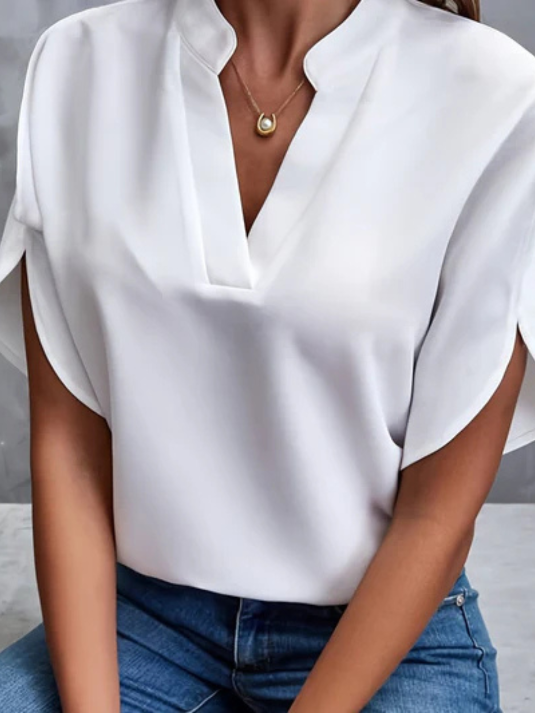 Noor & June™ | Effen blouse met V-hals | Pleasure