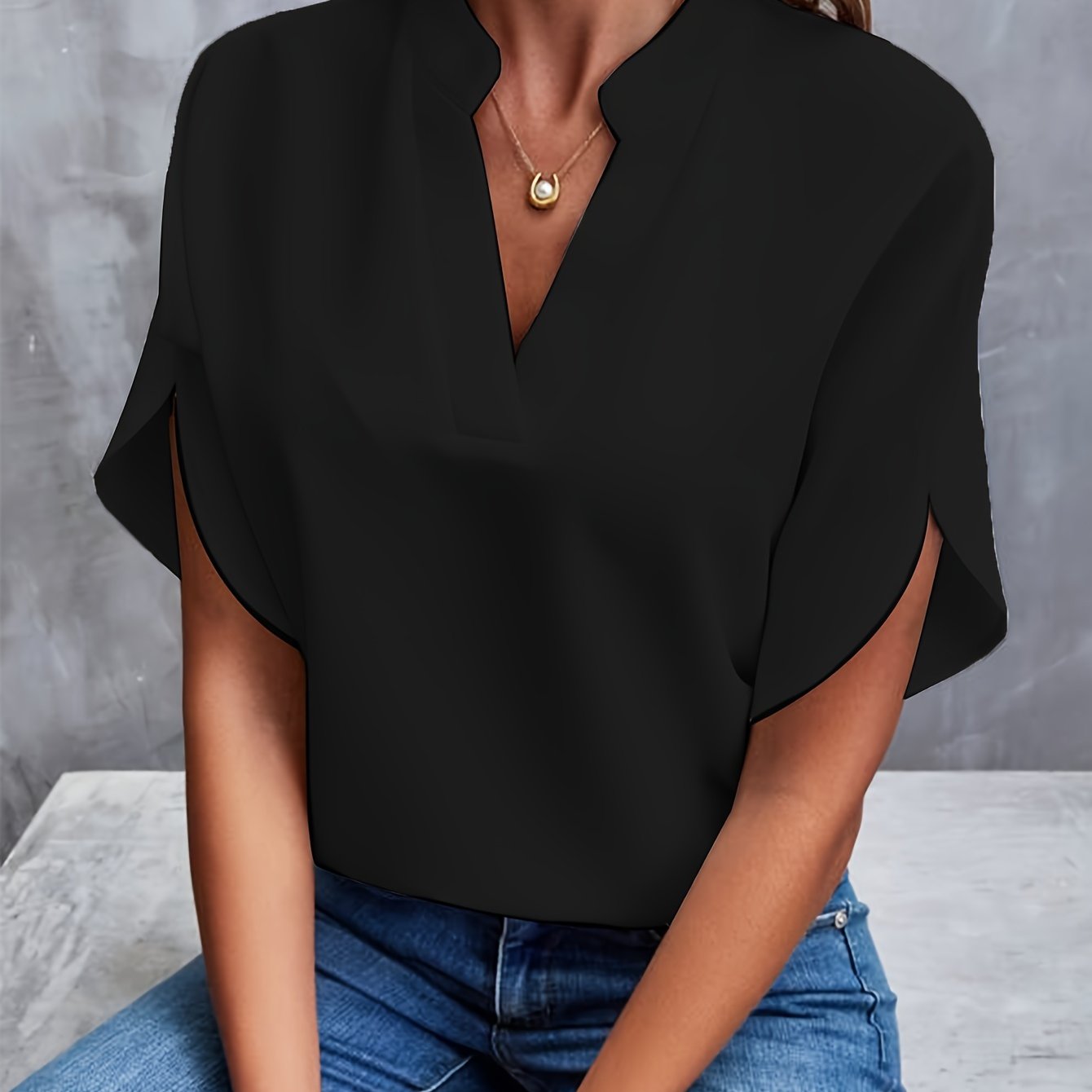 Noor & June™ | Effen blouse met V-hals | Pleasure