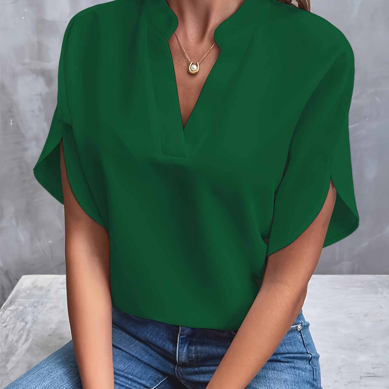 Noor & June™ | Effen blouse met V-hals | Pleasure