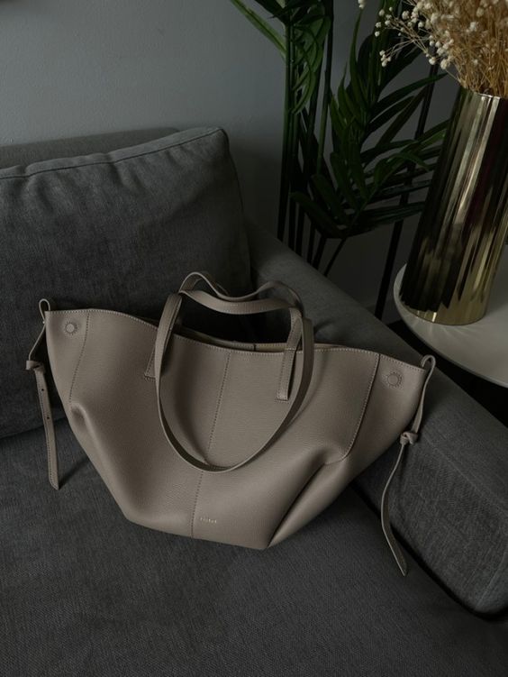 Noor & June™ — Vintage Tote Bag